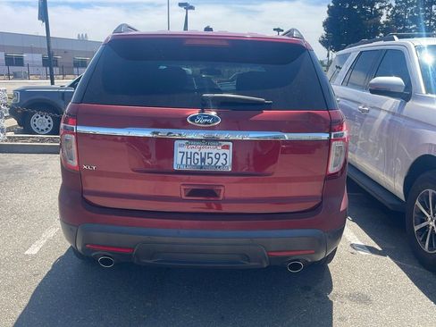 Used 2015 Ford Explorer XLT w/ Equipment Group 201A FWD image 2