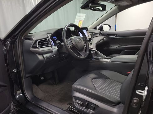 Used 2023 Toyota Camry SE w/ Convenience Package FWD image 12