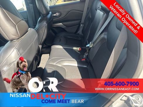 Used 2021 Jeep Cherokee Latitude Plus FWD image 10