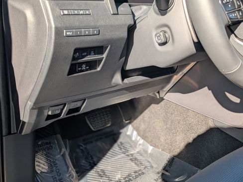 Used 2024 Lexus GX 550 w/ Accessory Package (2T) image 17