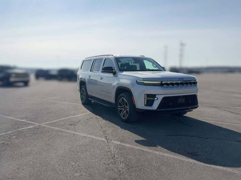 New 2026 Jeep Grand Wagoneer L 2WD image 17