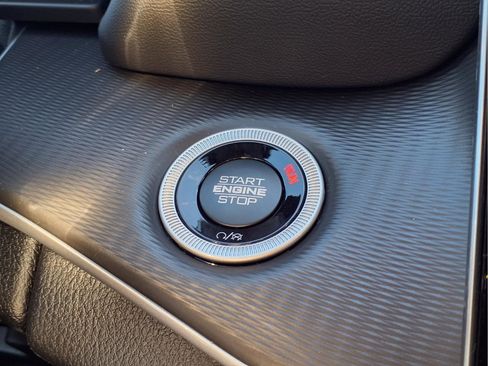 New 2025 Jeep Grand Cherokee L Laredo image 13