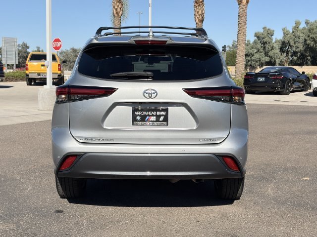 Used 2023 Toyota Highlander Limited FWD image 7