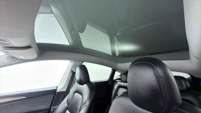 Used 2024 Tesla Model Y Long Range RWD image 39