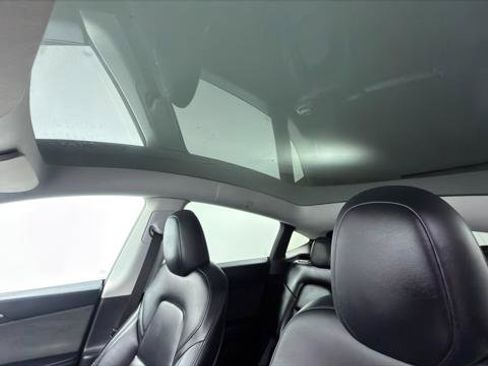 Used 2024 Tesla Model Y Long Range RWD image 39