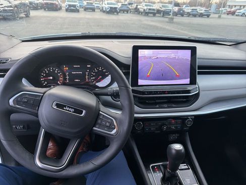 Used 2023 Jeep Compass Limited image 13