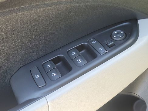 Used 2023 Hyundai Venue SEL FWD image 25