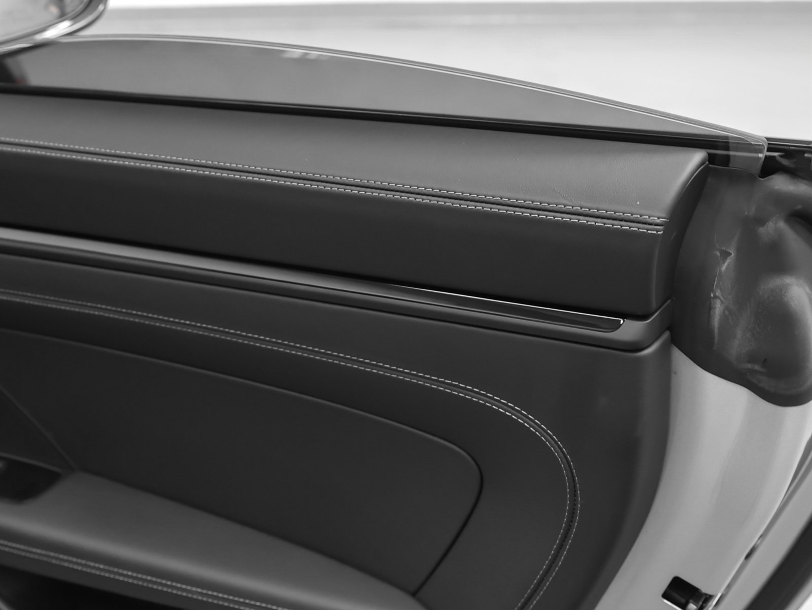 Certified 2024 Porsche 911 Carrera T RWD image 26