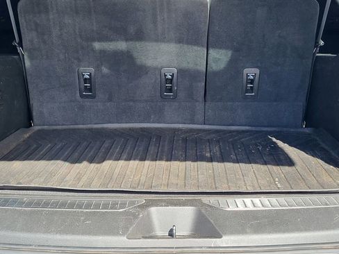 Used 2022 GMC Yukon XL Denali image 30