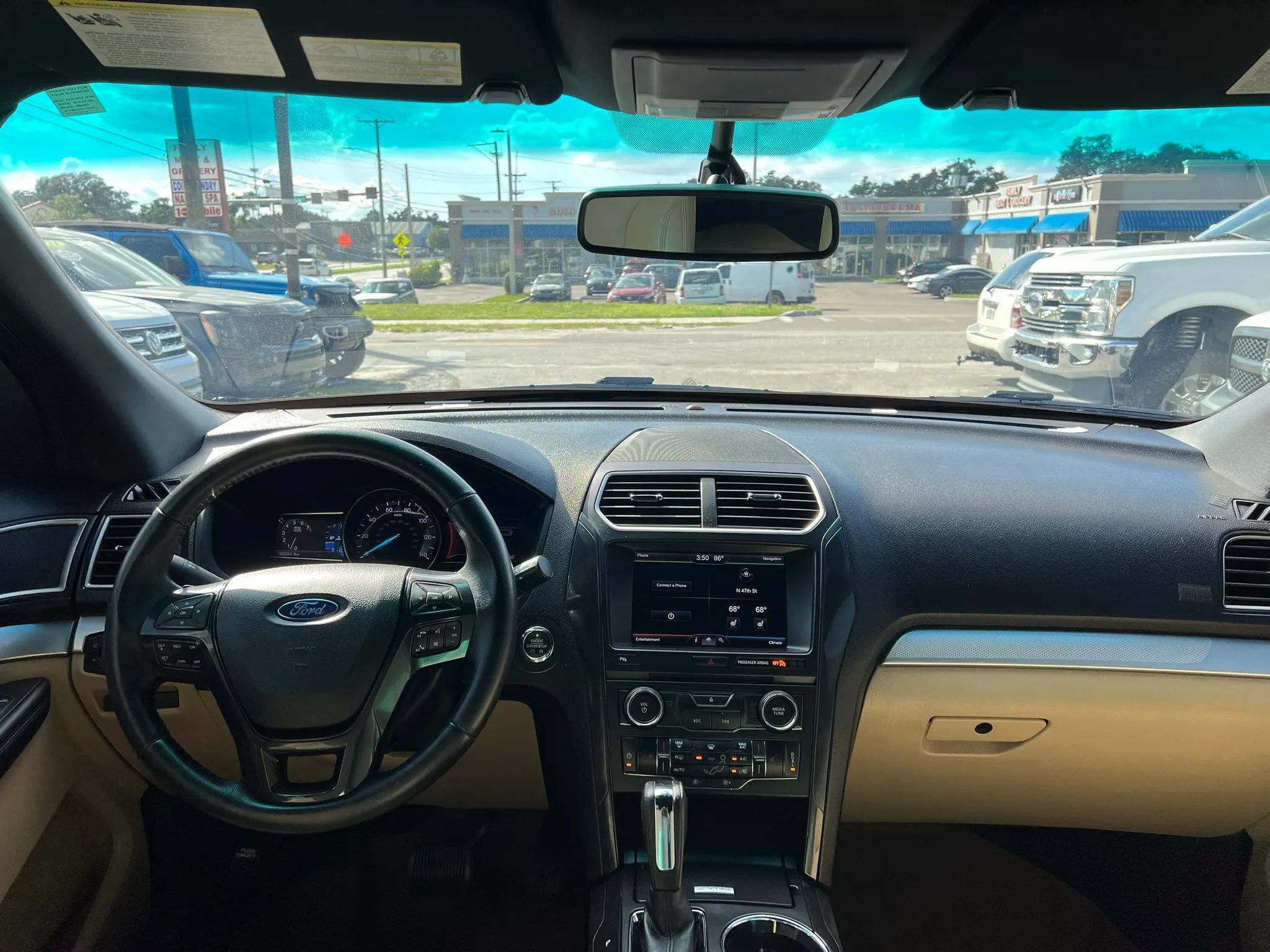 Used 2016 Ford Explorer XLT w/ Equipment Group 202A FWD image 10