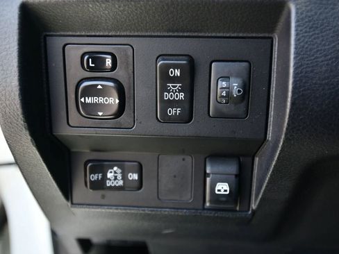 Used 2017 Toyota Tundra Limited RWD image 15