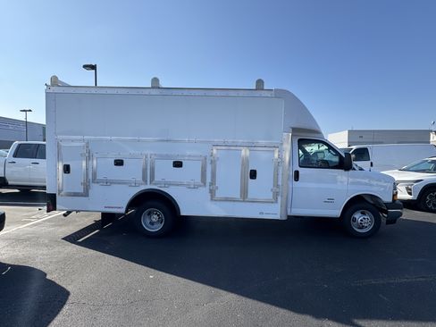 New 2025 Chevrolet Express 4500 w/ Power Convenience Package image 8