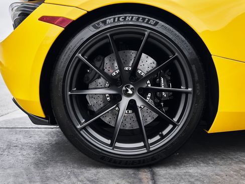 Used 2021 McLaren 720S Luxury RWD image 23