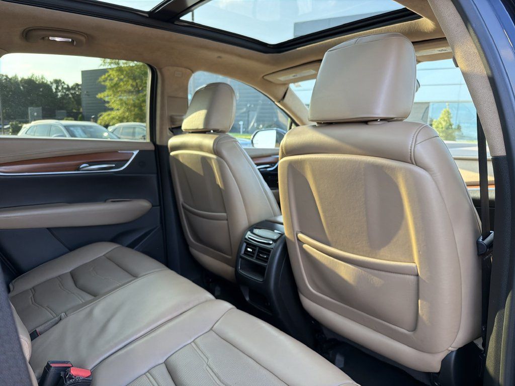 Used 2017 Cadillac XT5 Platinum AWD/4WD image 17
