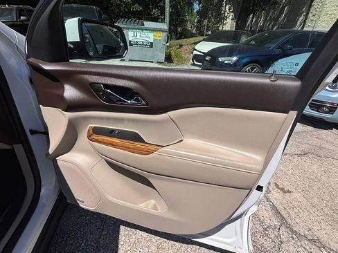 Used 2017 GMC Acadia Denali w/ Technology Package FWD image 17
