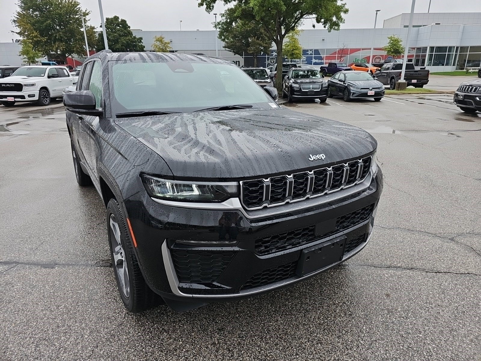 Used 2026 Jeep Grand Cherokee Limited w/ Trailer Tow Package AWD/4WD image 7