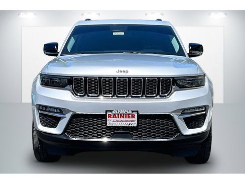 Used 2022 Jeep Grand Cherokee Limited RWD image 3