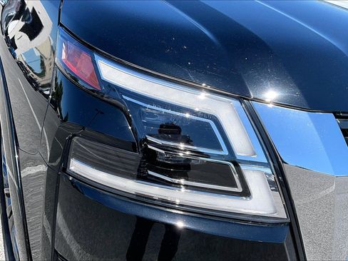 Used 2021 Nissan Armada Platinum w/ Captain's Chairs Package AWD/4WD image 33