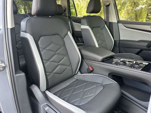 New 2025 Volkswagen Atlas Peak Edition SE image 27