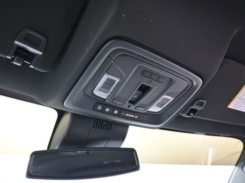 Used 2022 Chevrolet Silverado 1500 High Country image 23