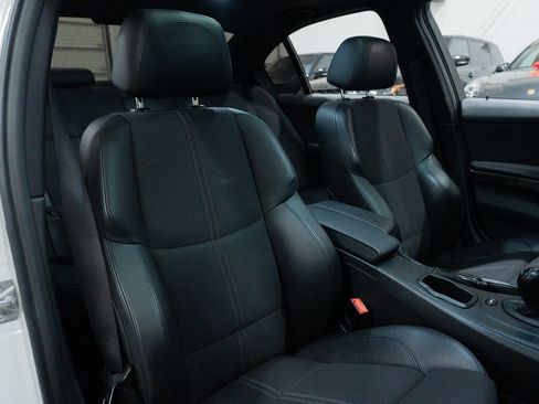 Used 2011 BMW M3 image 38