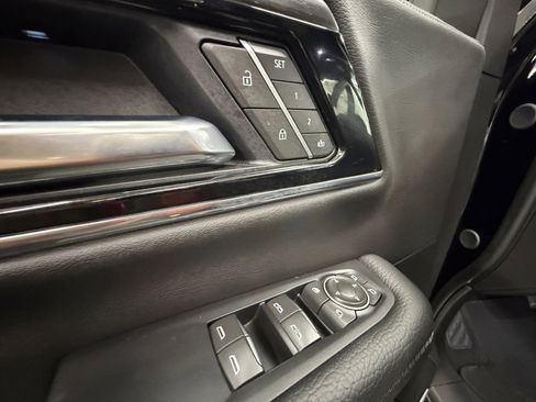 Used 2025 GMC Yukon Denali image 27