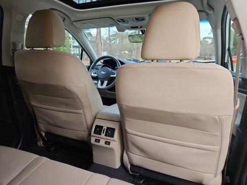 Used 2017 Subaru Outback 2.5i Limited image 18