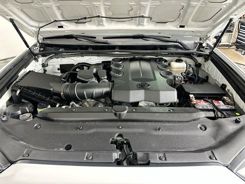 Used 2014 Toyota 4Runner SR5 image 30