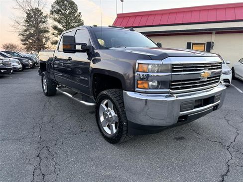 Used 2016 Chevrolet Silverado 2500 LT image 3