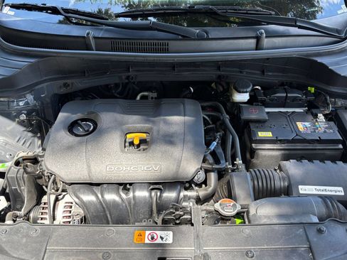 Used 2025 Kia Soul LX w/ LX Technology Package FWD image 30