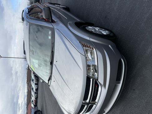 Used 2017 Dodge Journey SE image 2