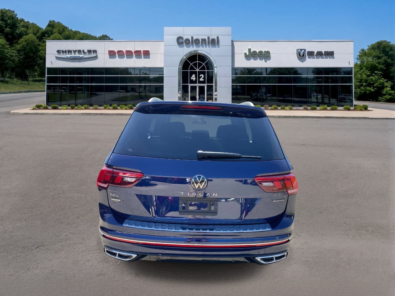 Used 2022 Volkswagen Tiguan SEL R-Line AWD/4WD image 4