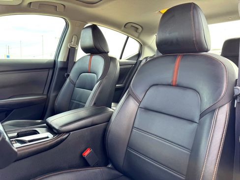 Used 2023 Nissan Sentra SR w/ SR Premium Package image 13