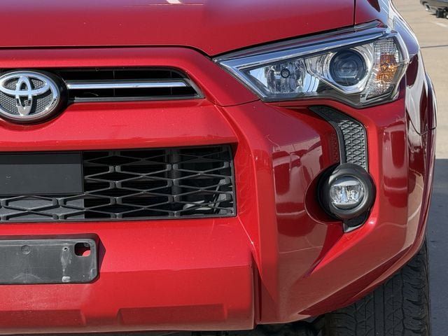 Used 2021 Toyota 4Runner SR5 AWD/4WD image 6