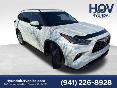 Used 2023 Toyota Highlander Limited