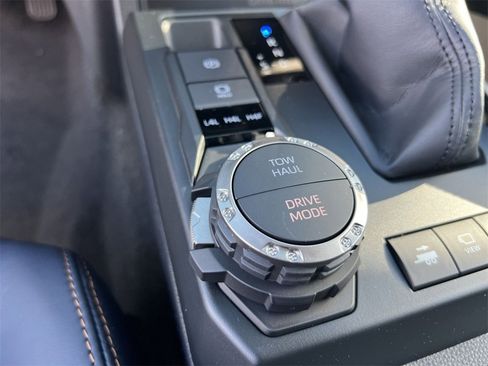 Used 2025 Toyota 4Runner TRD Off-Road image 27