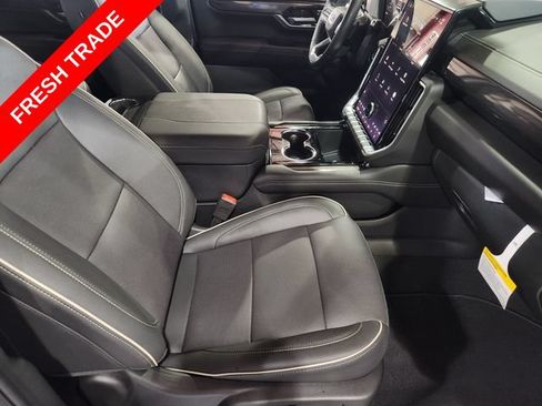 Used 2025 GMC Yukon XL Elevation w/ Technology Package RWD image 13