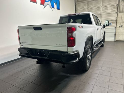 Used 2024 Chevrolet Silverado 2500 Custom w/ Custom Value Package AWD/4WD image 3