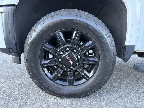 Used 2024 GMC Sierra 2500 AT4 w/ AT4 Premium Plus Package image 12