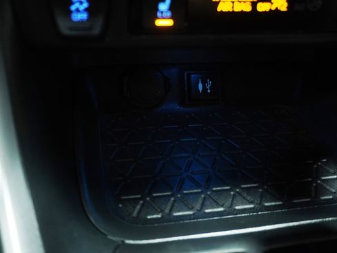 Used 2019 Toyota RAV4 XSE w/ Carpet Mat Package AWD/4WD image 21