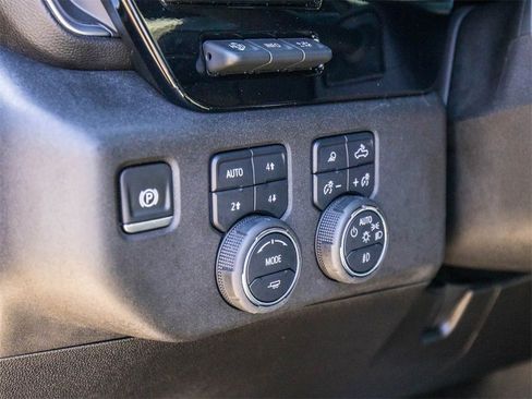 Used 2025 Chevrolet Silverado 2500 High Country w/ High Country Premium Package image 31