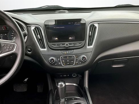 Used 2020 Chevrolet Malibu LT image 9