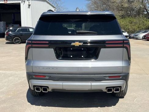 Used 2024 Chevrolet Traverse LT image 6