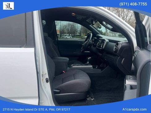 Used 2017 Toyota Tacoma TRD Sport w/ Tow Package (A/T) AWD/4WD image 17