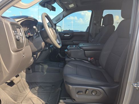 Used 2024 Chevrolet Silverado 1500 Custom RWD image 9