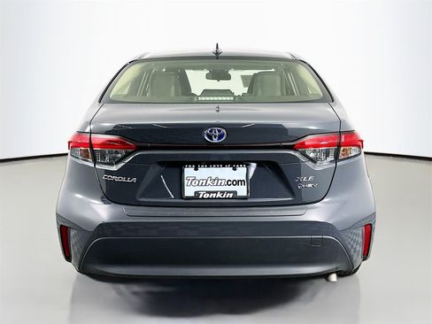Certified 2025 Toyota Corolla XLE image 6