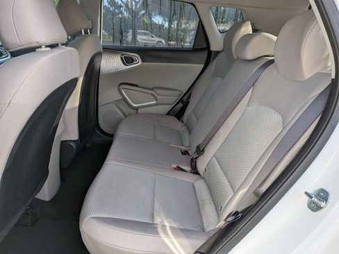 Certified 2025 Kia Soul LX w/ LX Technology Package FWD image 14