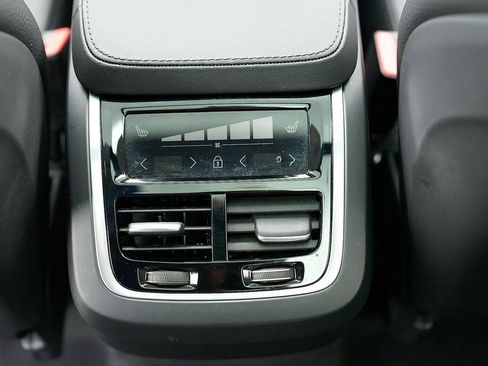 Certified 2024 Volvo XC90 B6 Plus w/ Protection Package Premier AWD/4WD image 25