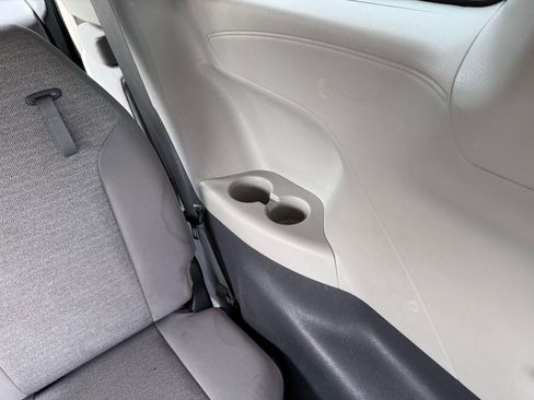 Used 2022 Toyota Sienna LE FWD image 29