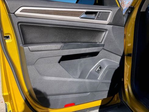 Used 2018 Volkswagen Atlas SE image 18